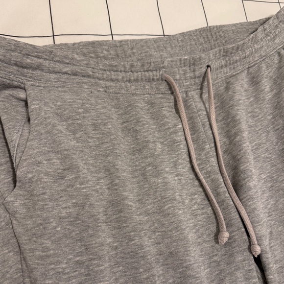 H&M Divided Grey Sweatpants size Large - Picture 2 of 10